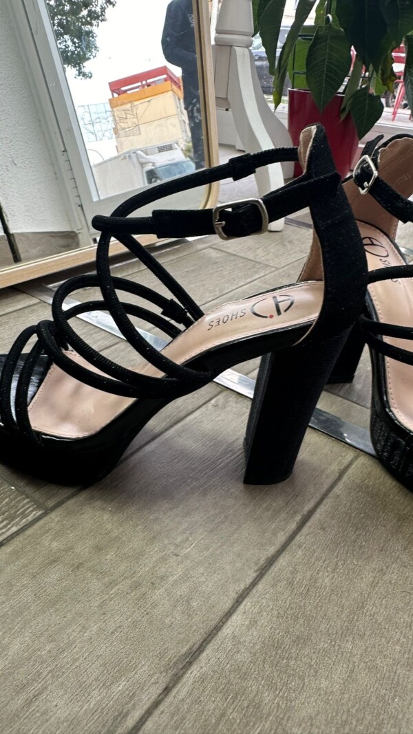 ZAPATOS NEGROS BRILLOS