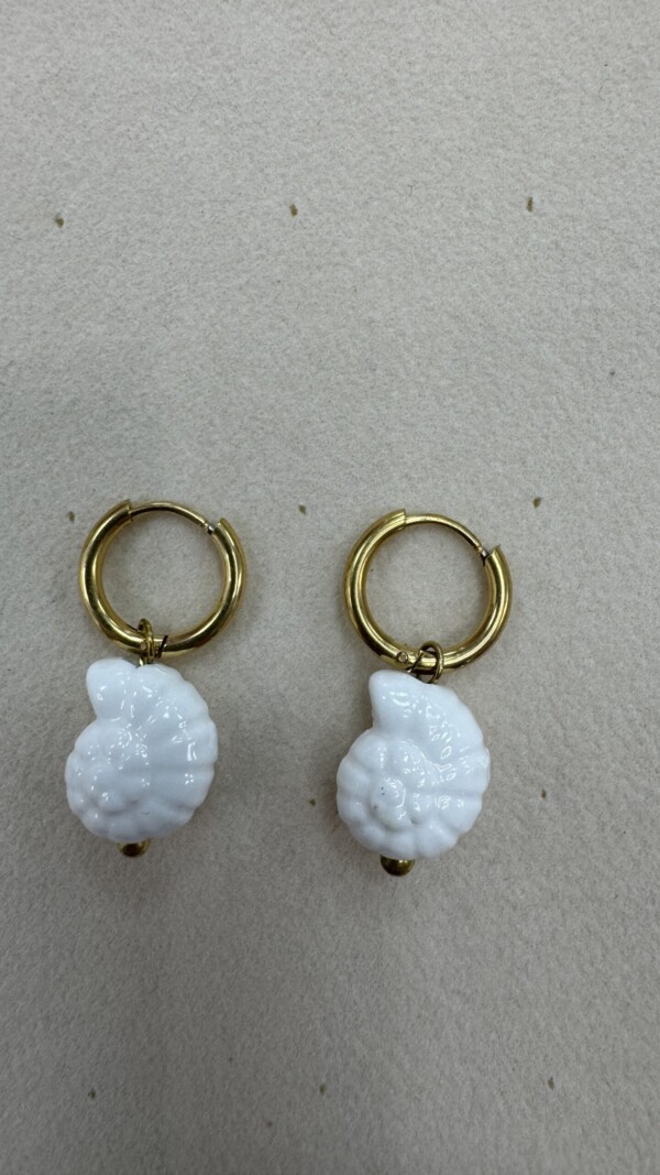 PENDIENTE CONCHA BLANCO