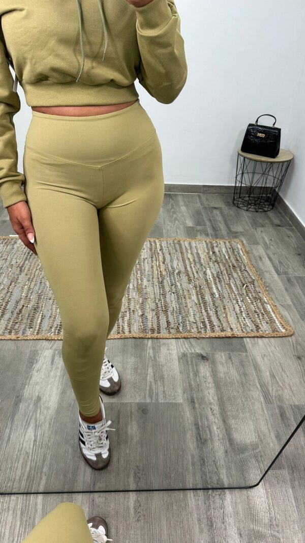 LEGGINGS VERDE PISTACHO ANTI LEJÍA