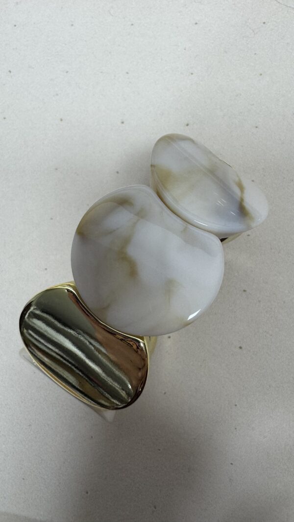 PULSERA BEIGE DORADA