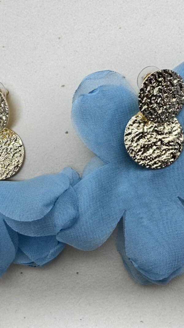 PENDIENTE FLOR CELESTE