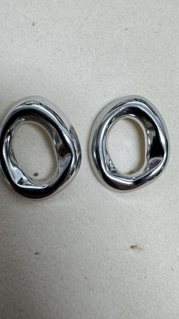 PENDIENTE DIVA PLATA